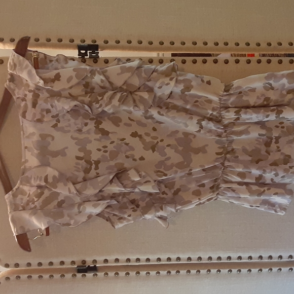 AnnTaylor Loft size small petite silky polyester ruffle sleeve top - Picture 8 of 8